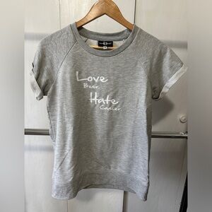 Love beer hate cancer gray short sleeve top.